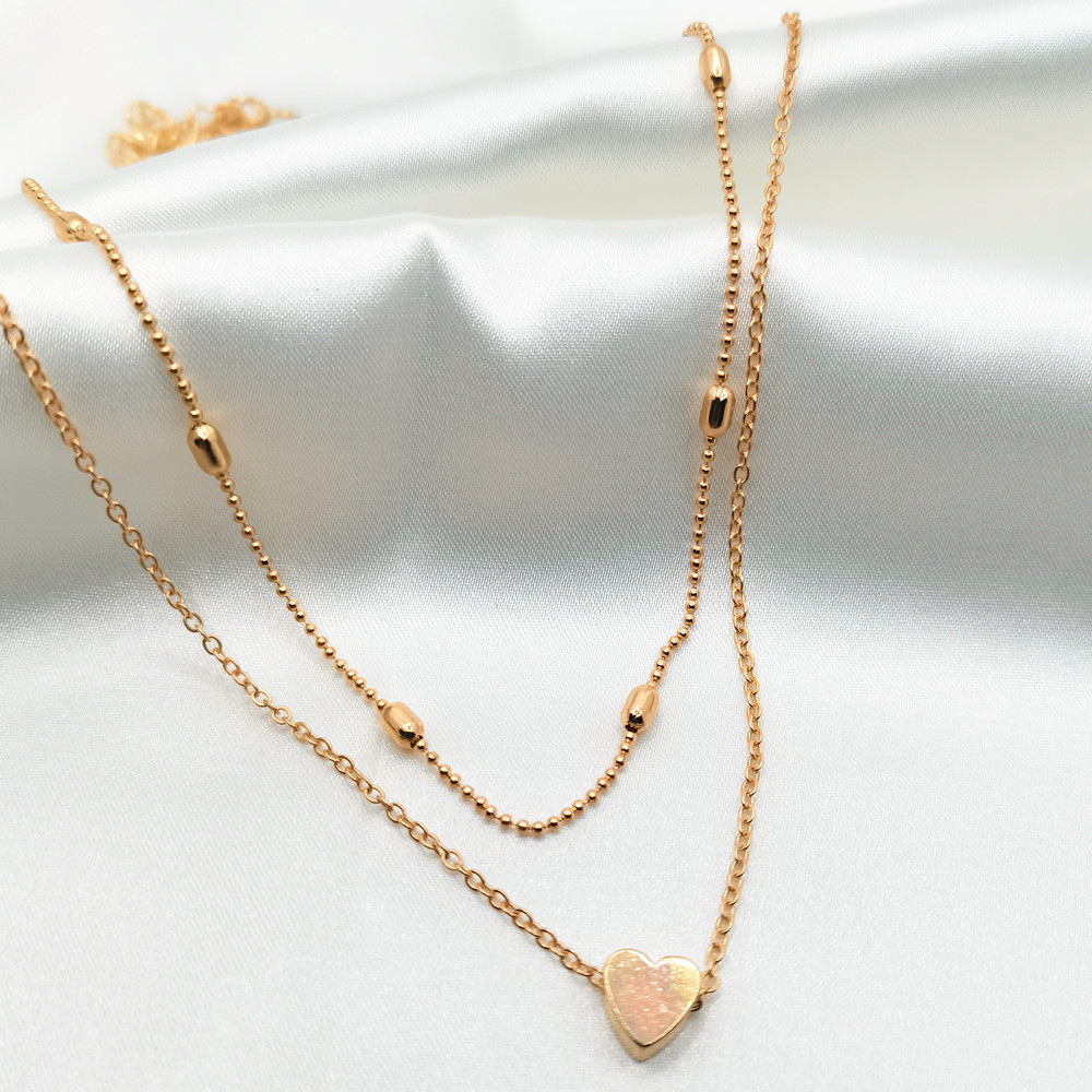 Choker de corazón orado, elegante y delicado, ideal para regalar o complementar tu look.