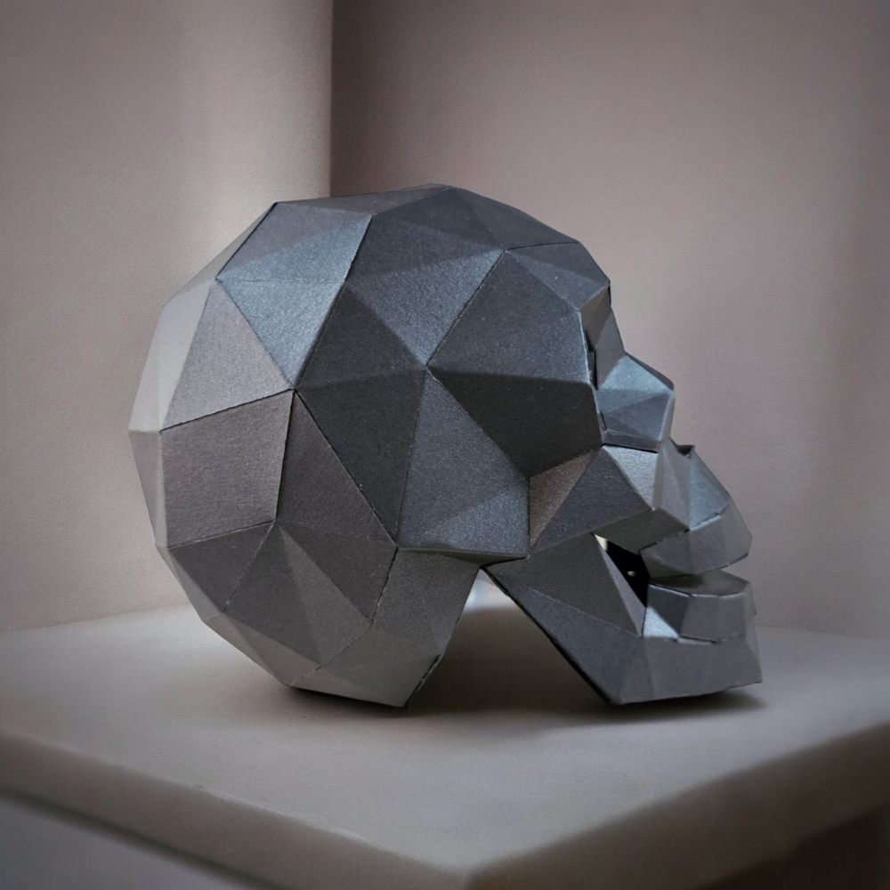 Kit de Escultura en Papel DIY Craneo Negro – Escultura en 3D para armar en casa con materiales de cartulina de alta calidad.
