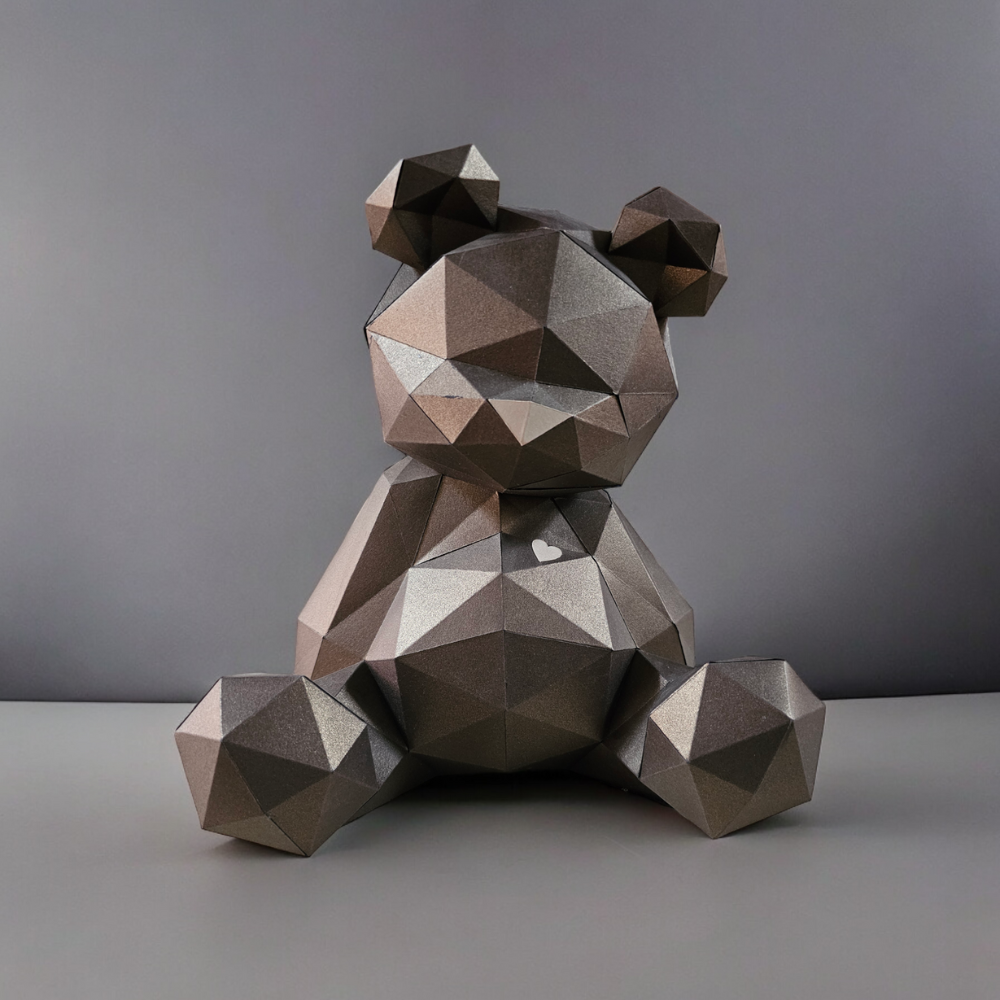 Kit de Escultura en Papel DIY Oso Bronce – Escultura en 3D para armar en casa con materiales de cartulina de alta calidad