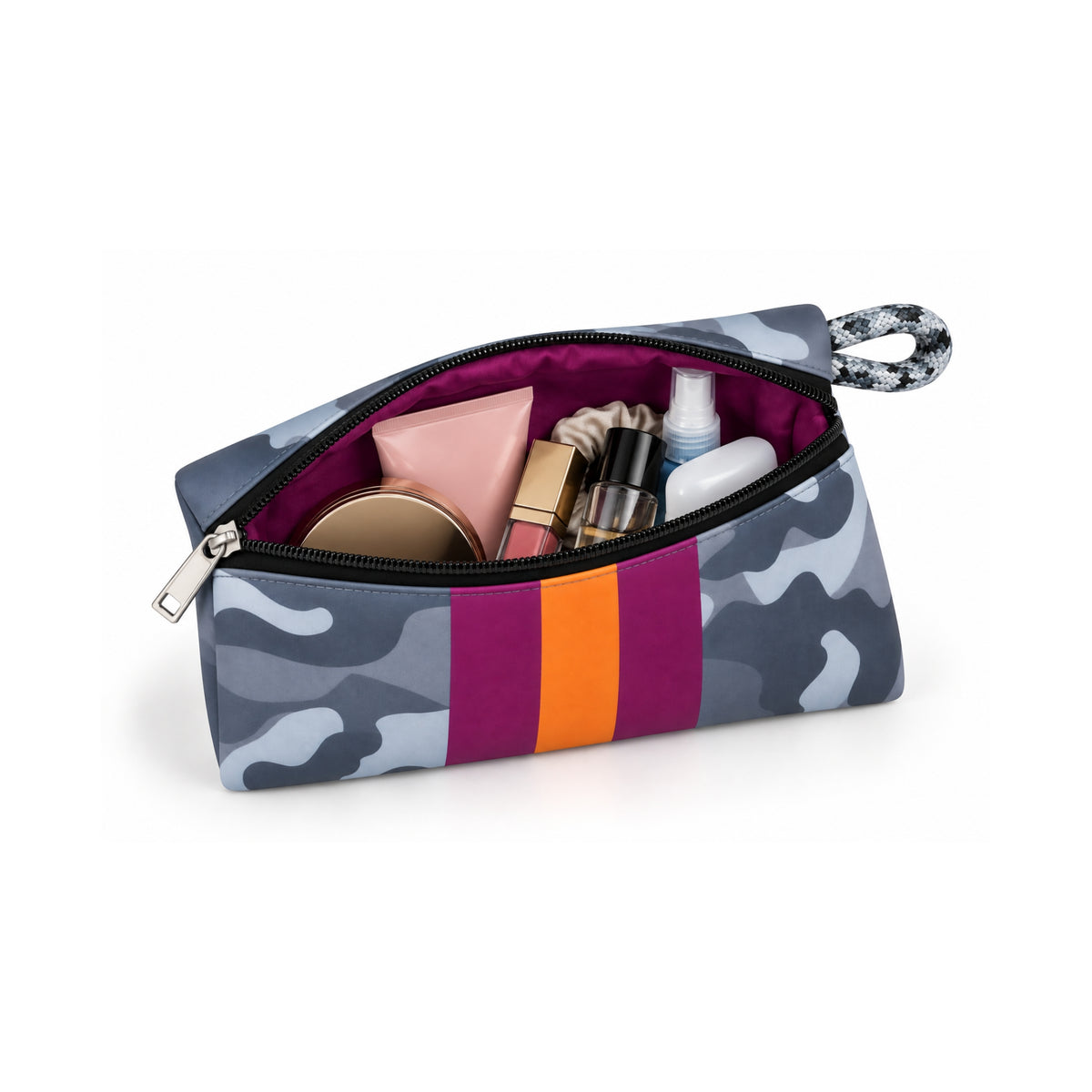 Neceser de neopreno camuflaje gris naranja abierto, con interior morado y productos de cuidado personal en su interior.