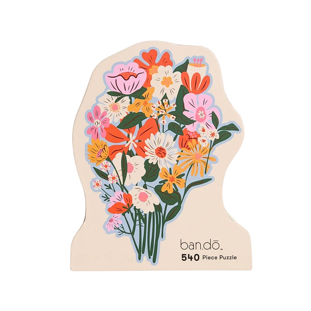 Rompecabezas Floral en forma de ramo, 540 piezas y dimensiones de 50.8 x 66 cm, ideal para relajarse o regalar.