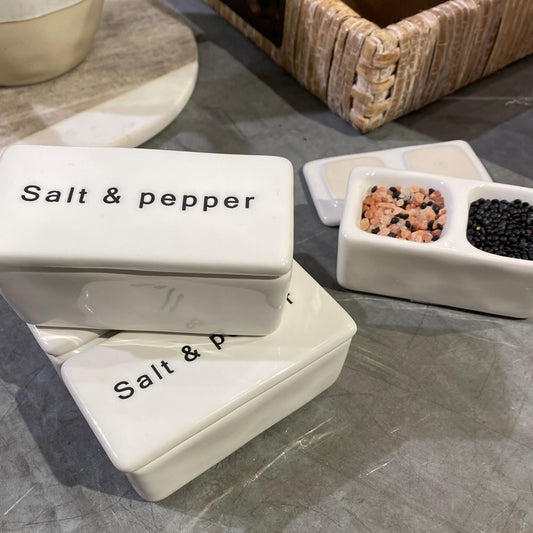 Recipiente para sal y pimienta en cerámica vitrificada blanco y negro con tapa, diseño elegante y resistente, ideal para la cocina.