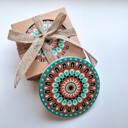 Set de 4 posavasos de cerámica verde con base de corcho, resistentes al calor y al frío, ideales para proteger tus muebles de manchas y anillos de condensación.