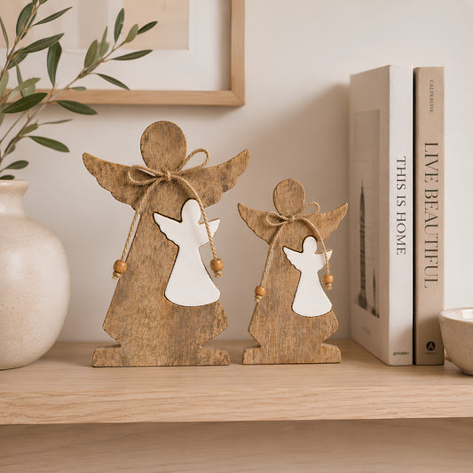 Angelito de madera hecho a mano en madera y cerámica, disponible en dos tamaños.