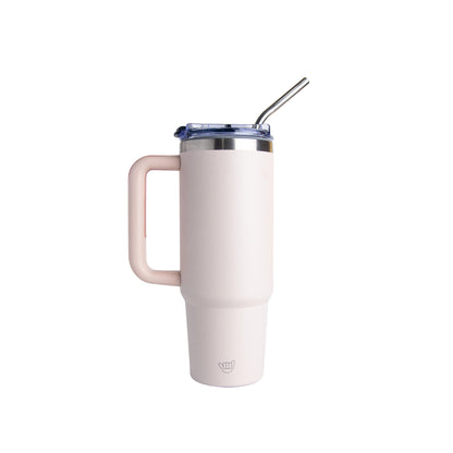 Mug Térmico Wecool 30oz de acero inoxidable con tapa clásica y cañita reutilizable, diseñado para acompañarte en cada aventura. 