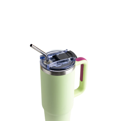 Mug Térmico Wecool 30oz de acero inoxidable con tapa clásica y cañita reutilizable, diseñado para acompañarte en cada aventura. 