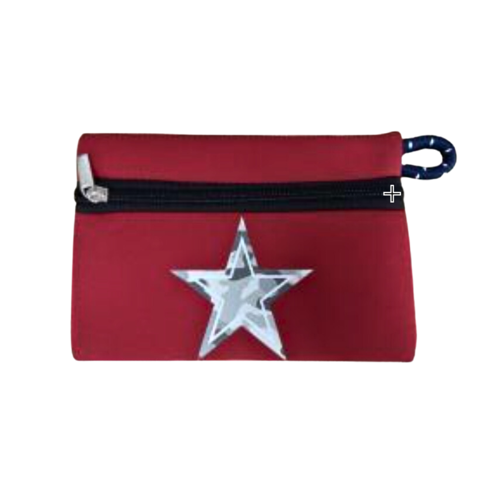 Estuche de neopreno rojo con diseño de estrella, ideal para cosméticos, accesorios y uso diario. Perfecto para la universidad, el trabajo, el gimnasio o la playa. Compacto y práctico.
