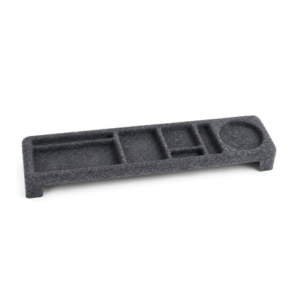 Organizador de escritorio de feltro con compartimento. Ideal para mantener tu espacio ordenado.