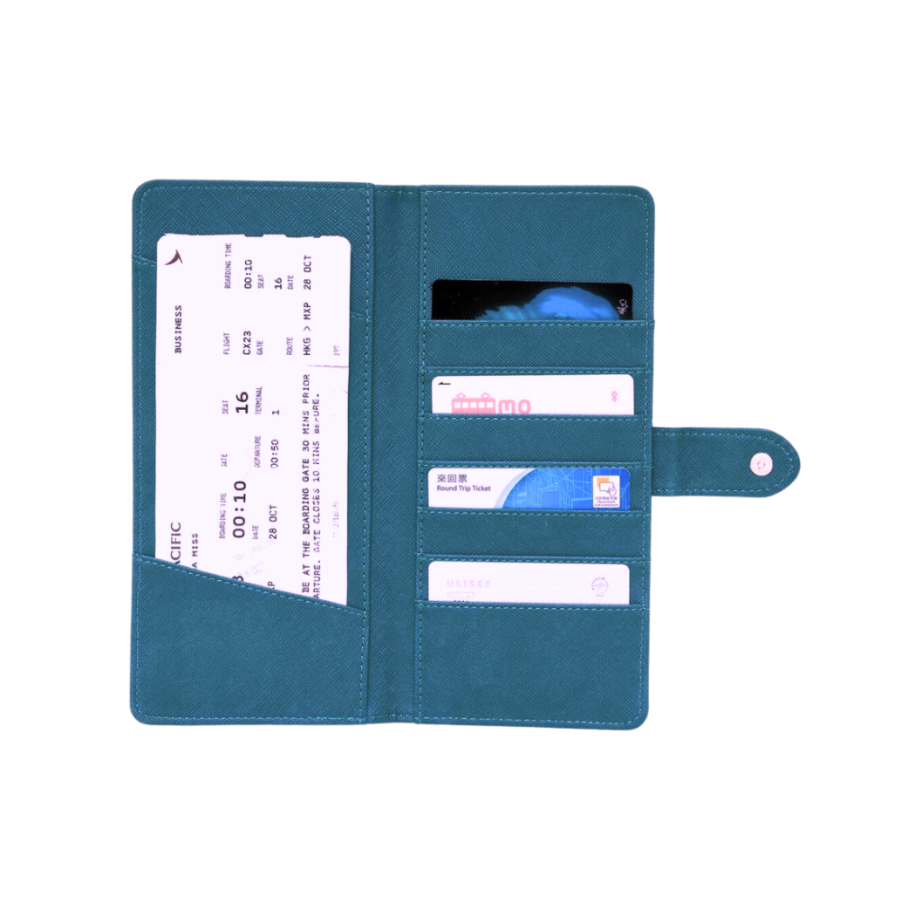 Porta documentos de viaje Legami azul petróleo con cierre magnético y protección RFID, ideal para pasaporte, tarjetas y boletos.