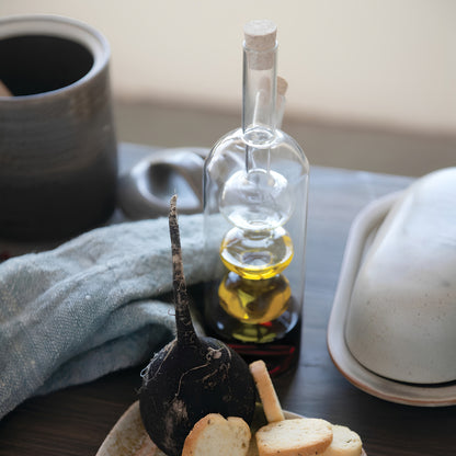Recipiente de vidrio artesanal para aceite y vinagre con tapa de corcho natural