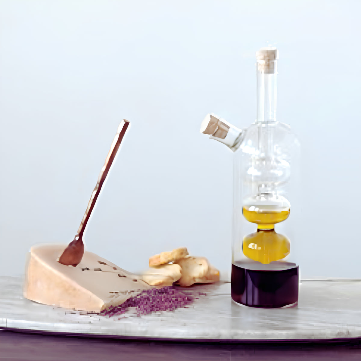 Recipiente de vidrio artesanal para aceite y vinagre con tapa de corcho natural