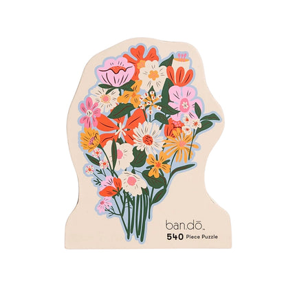 Rompecabezas Floral en forma de ramo, 540 piezas y dimensiones de 50.8 x 66 cm, ideal para relajarse o regalar.