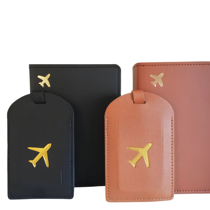 Set de viaje en cuero vegano. Funda para pasaporte y tag para maleta a juego.