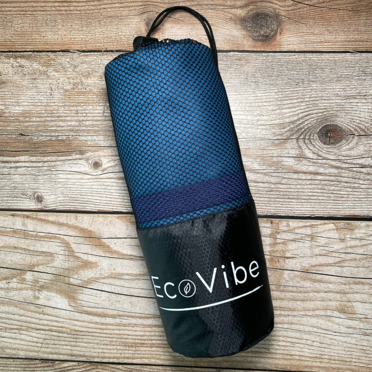 Toalla de microfibra ECOVIBE azul grande de 110 x 180 cm con funda de transporte