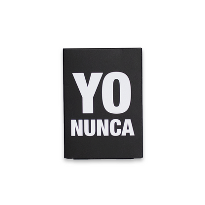 Yo Nunca, juego de cartas para fiestas, con 50 cartas divididas en 2 categorías y 3 niveles de intensidad, perfecto para divertirse con amigos y desconocidos. Venta exclusiva para mayores de 18 años.