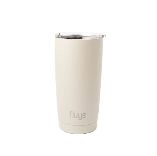 Fluye Cup Pro 590ml en color Baja Sand (Beige), ideal para mantener bebidas frías o calientes.